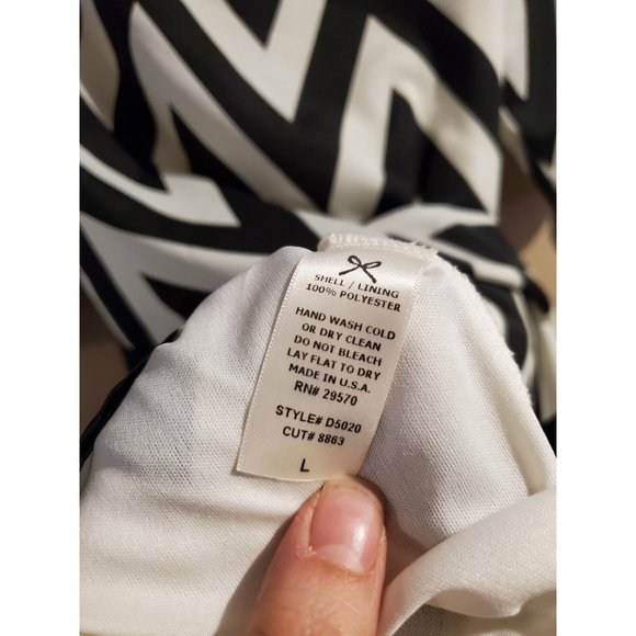 Everly Black & White Geometric Zig Zag Design Quarter Sleeve Mini Dress Sz L - Picture 3 of 8